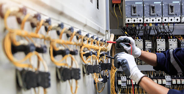 Professional Electrician technician working in Lincoln, AL